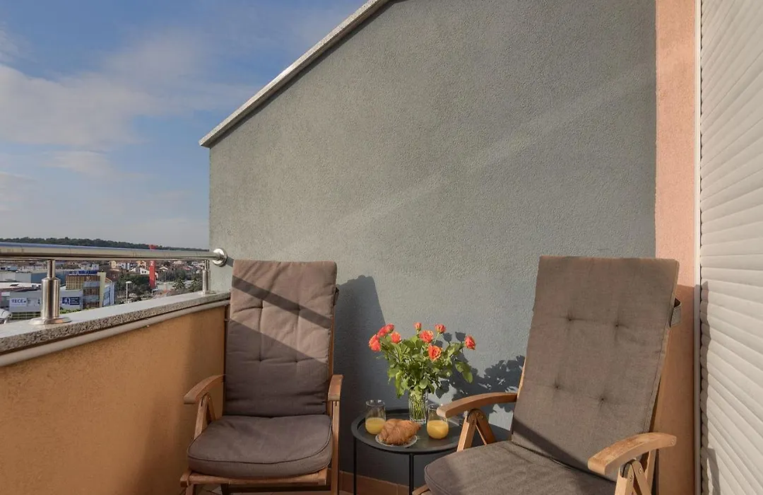 Apartment Leki - Newly Renovated, Modern City Spot-1
