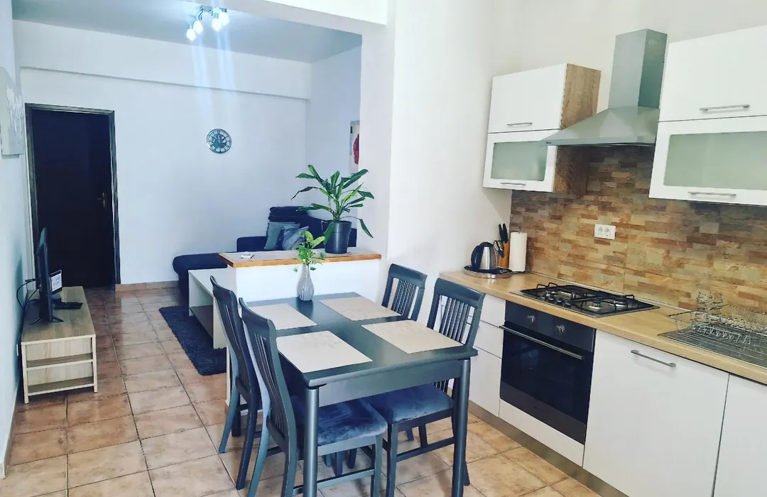 Apartment Nena Near The City Center With Free Parking-1