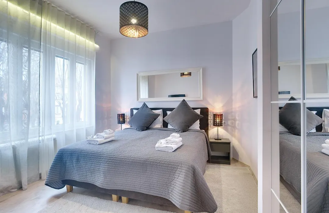 D&A Center Apartments With Free Parking-1