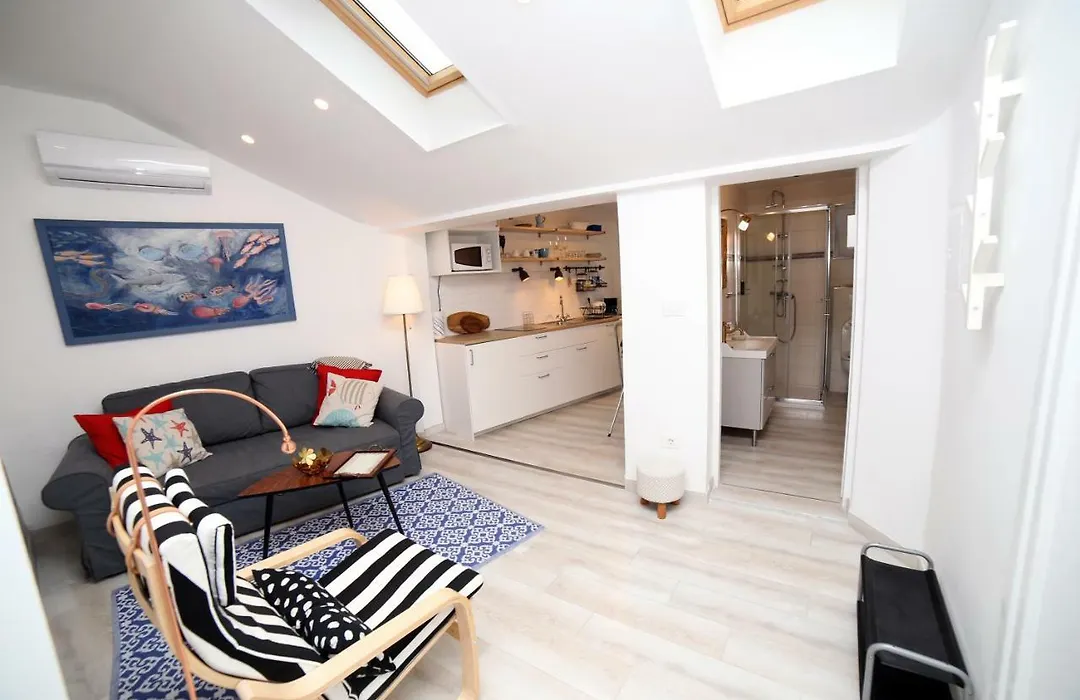 Sweet Suite With Free Private Parking-1