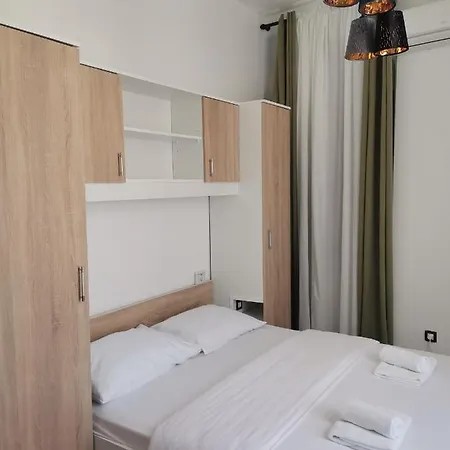 Elin'S Rooms In Center-2