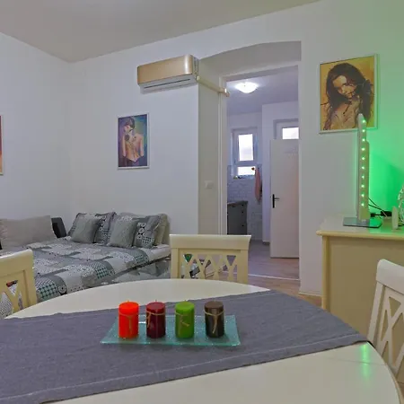 Rich Apartment-3