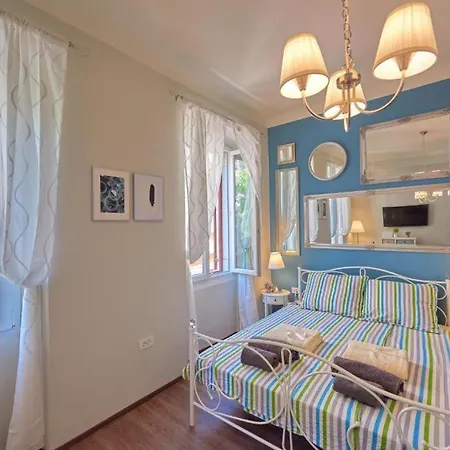 Old City Romantic Studios 2-2