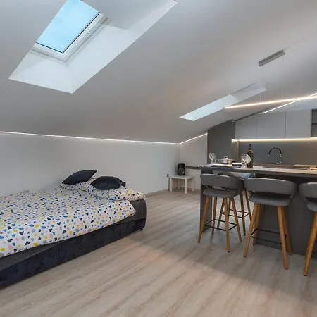 Apartment Ena Near Pula Amphitheater-3