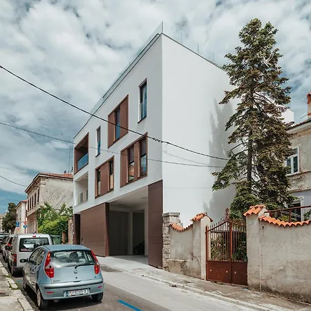 Puntino Apartment & Garage-2