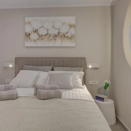 Delux Studio Apartment Aron With Free Parking-2