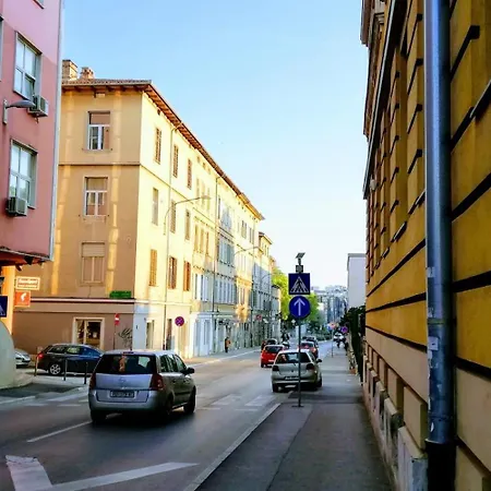 Pula-Center Apartments And Rooms-2