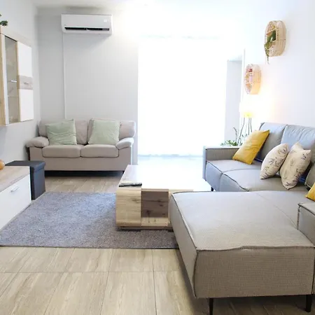 Apartment With 3 Bedrooms And Free Private Parking Pula-2