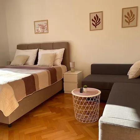 Apartment Beauty-3