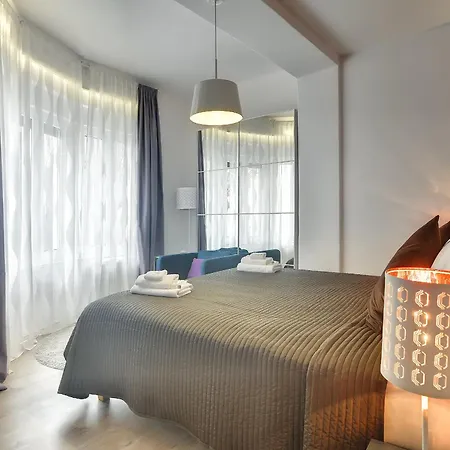 D&A Center Apartments With Free Parking-3