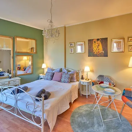 Old City Romantic Studio With Free Private Parking-3