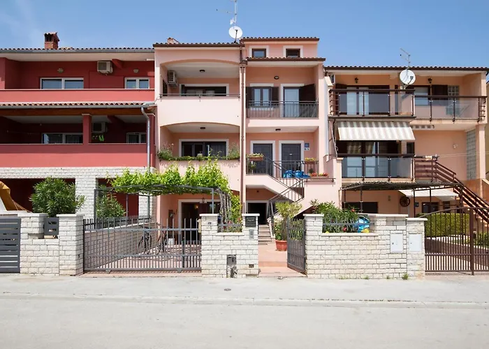 Apartments Ingrid Pula