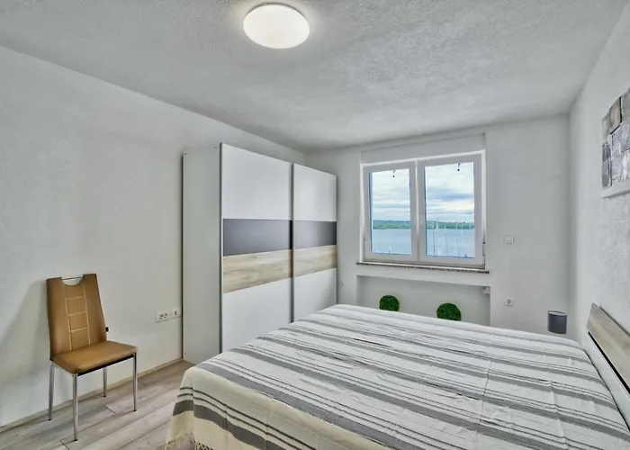 Apartment Marina With Sea View Pula