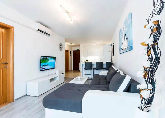Apartment Elena Pula