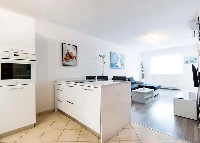 Apartment Elena Pula