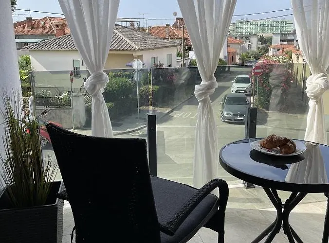 Giovanna Apartment With Terrace And Free Parking Pula