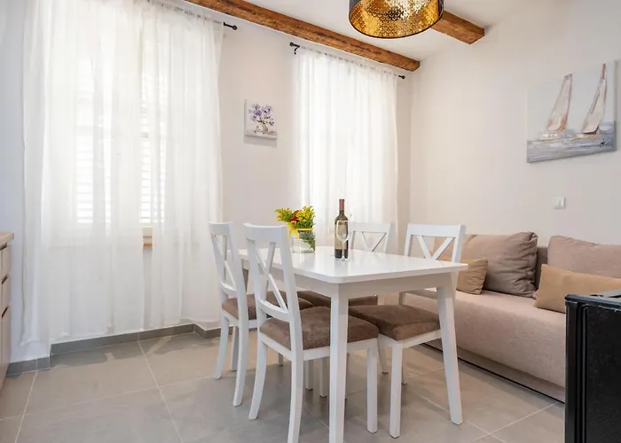 Aaa Apartments & Rooms With Free Parking Pula