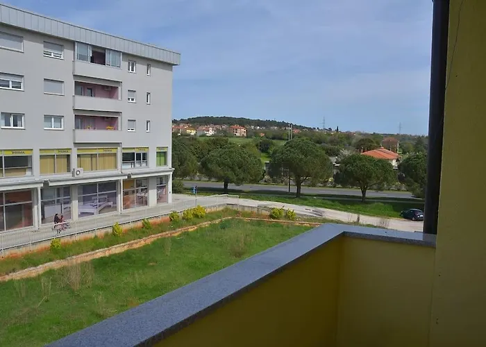 Apartman Ana Pula - Calm, Free Parking, Close To Center