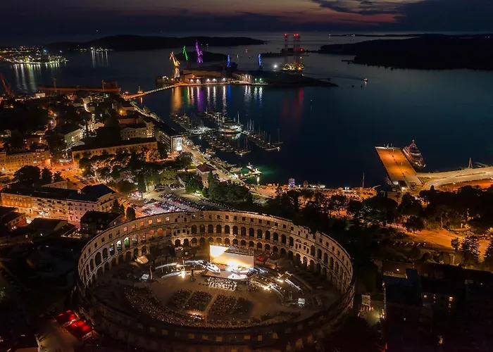 Arta Apartments City Center With Private Parking Pula