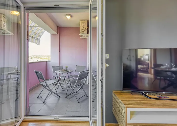 Apartment Dea - Three Bedroom Apartment Pula