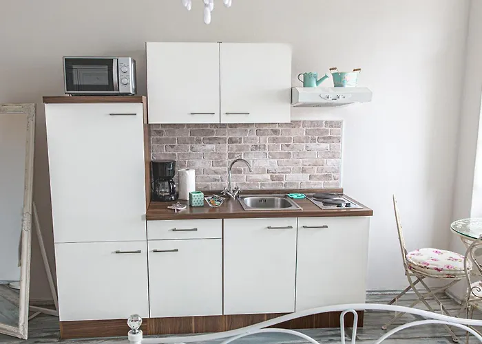 Main Square Apartments With Sea View Pula