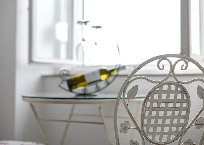 Main Square Apartments With Sea View Pula