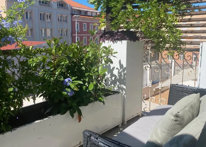 Appartment In Center With Parking Pula