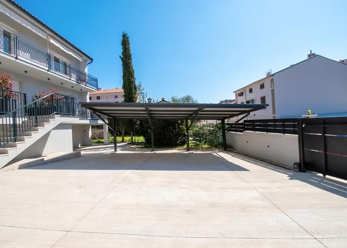 City Life Modern Apartments With Terraces Near Arena - Free Parking - Walk To City Center Pula