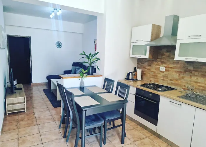 Apartment Nena Near The City Center With Free Parking Pula