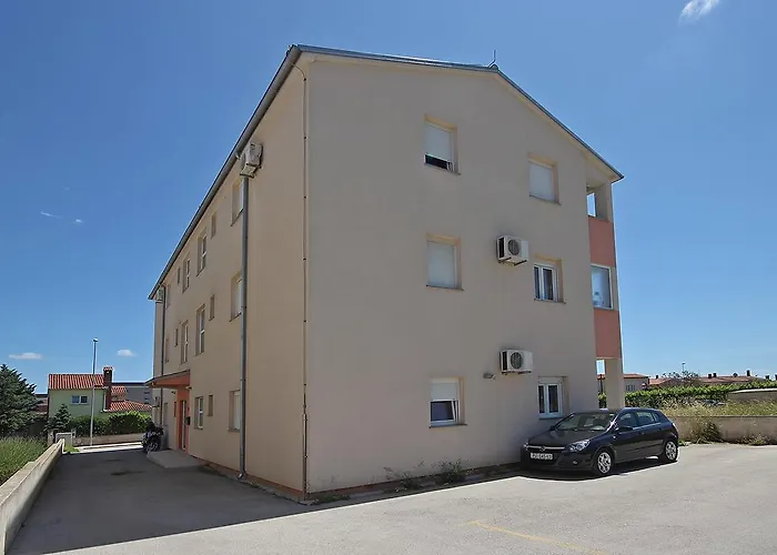 Apartment Ben Pula