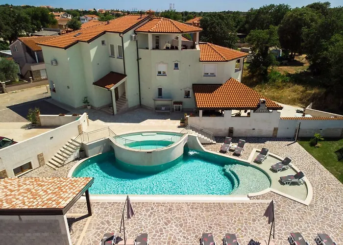 Apartments Amela Pula