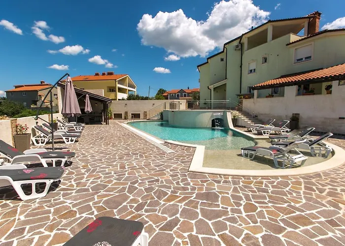 Apartments Amela Pula